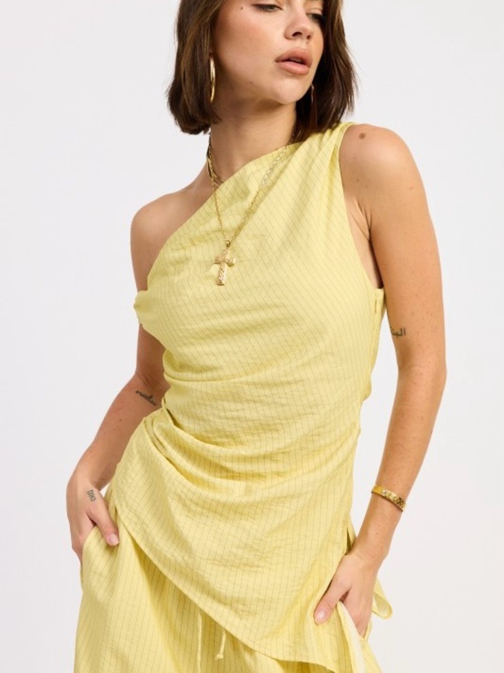 EMORY PARK Asymmetrical Pinstripe Tunic Top Statement Blouse One Shoulder Yellow